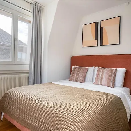 Azure - Free Parking Apartment