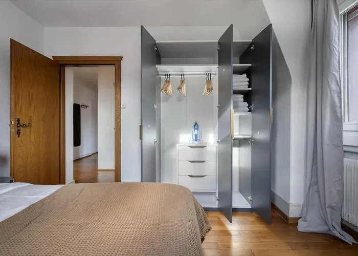 Azure - Free Parking Apartment *