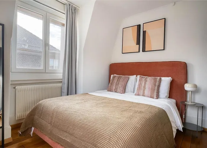 Azure - Free Parking Apartment